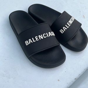 Balenciaga women’s 8 pool slides